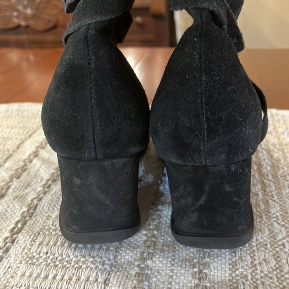 Black Suede Wedge Boot🖤 by Me Too Size 8 1/2 Tie straps Zip Closure - Picture 2 of 8